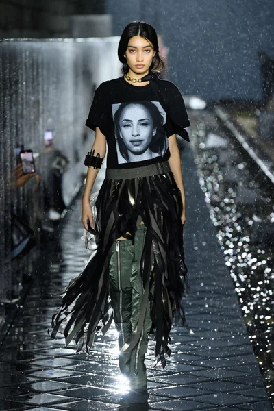 Look 24